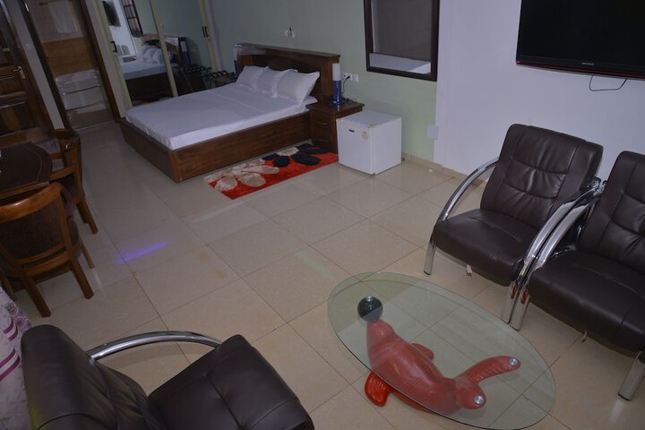 Room 15 of 31