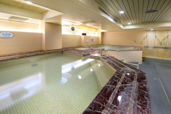 Spa 12 of 36
