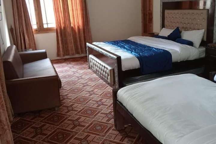 Room 2 of 9