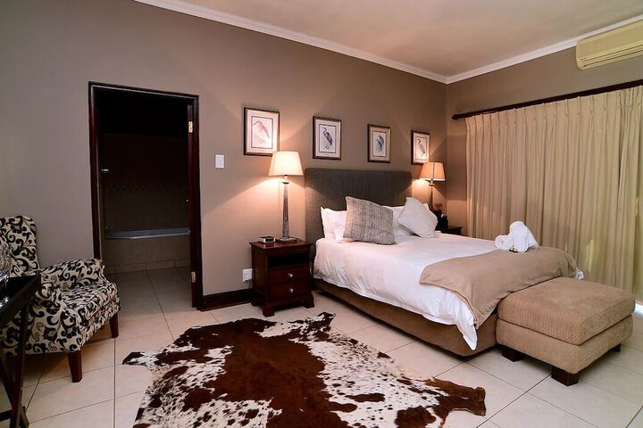 Room 4 of 26