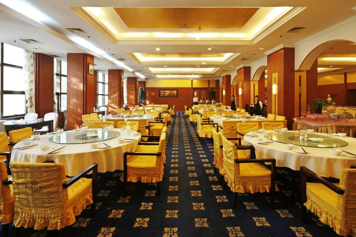 Dining 9 of 20