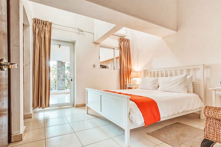 Room 2 of 48