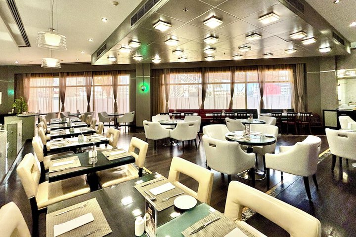 Dining 44 of 61