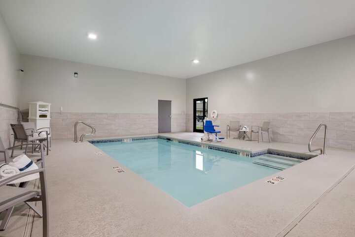 Pool Hotel