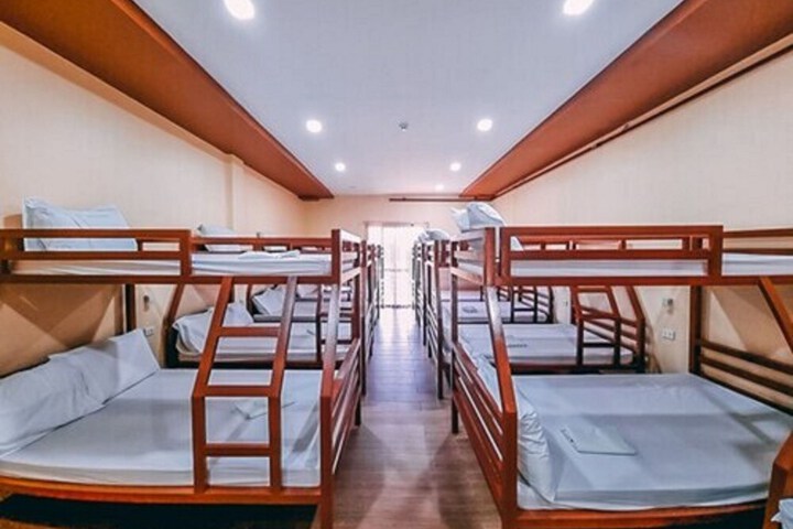 Room 15 of 38