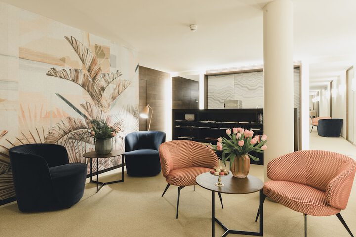 Entrance & Lobby