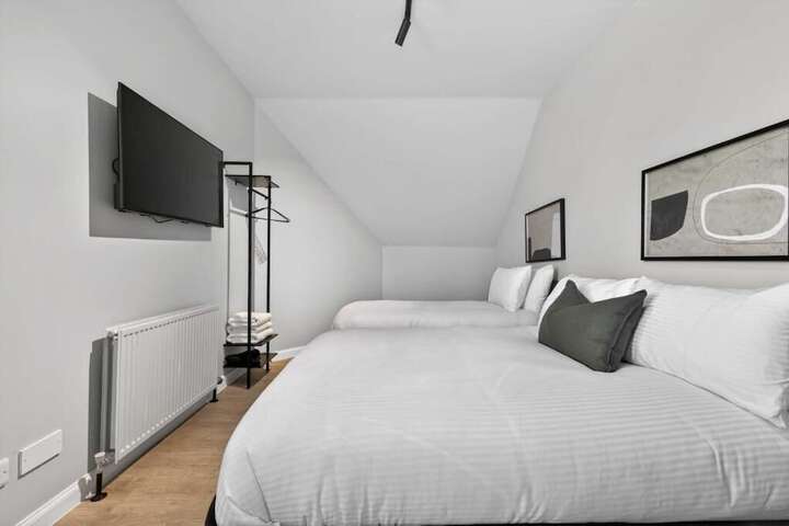 Room 14 of 38