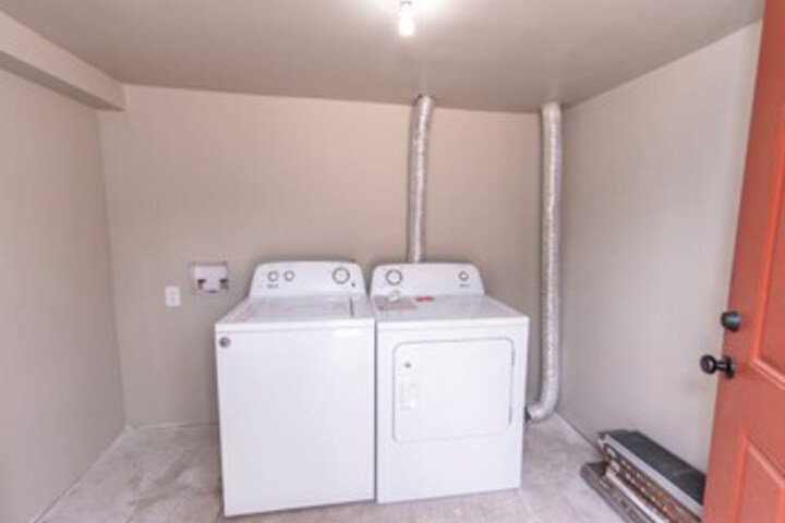 Laundry 9 of 54