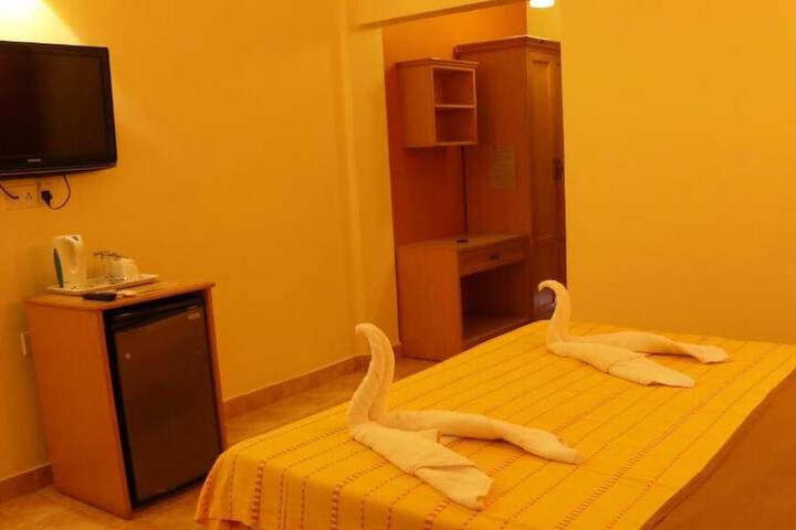 Room 8 of 25