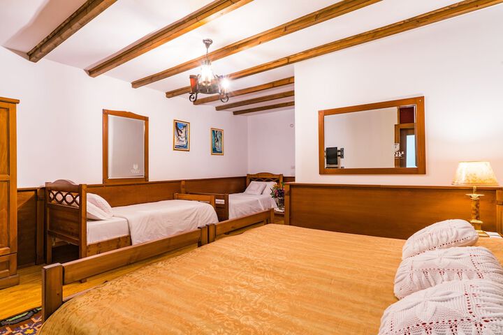Room 50 of 139