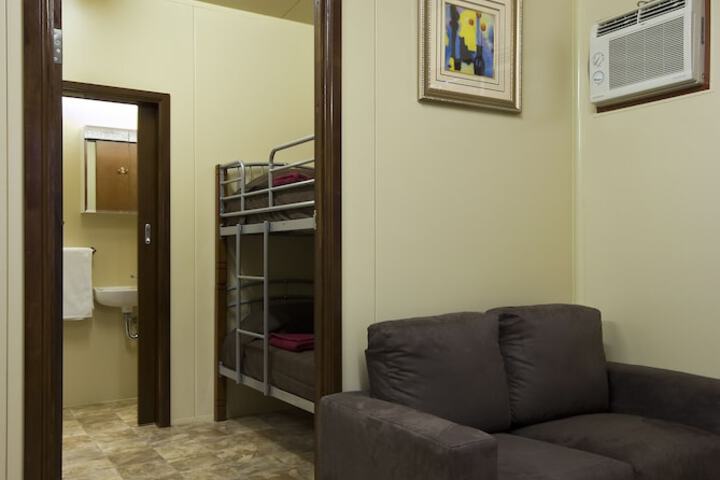 Room 28 of 39