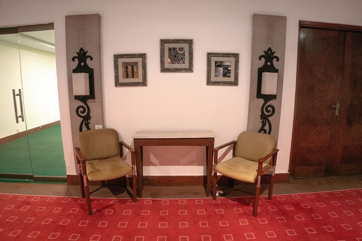 Entrance & Lobby