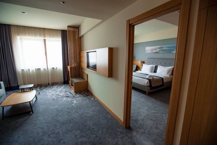 Room 17 of 84