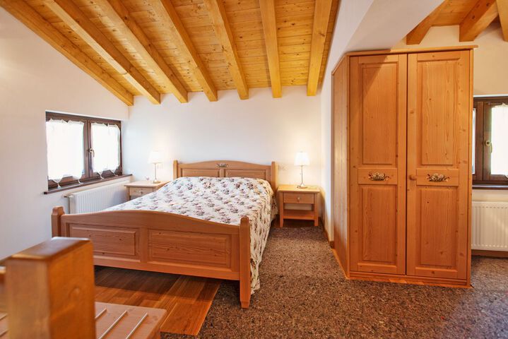 Room 30 of 99