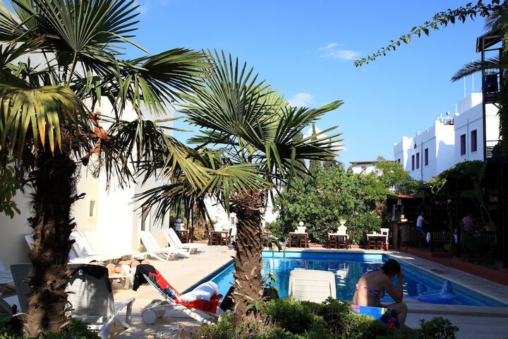 Sundeck 20 of 24