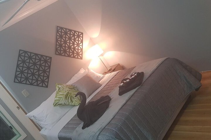 Room 25 of 76
