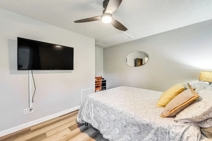 Room 3 of 12