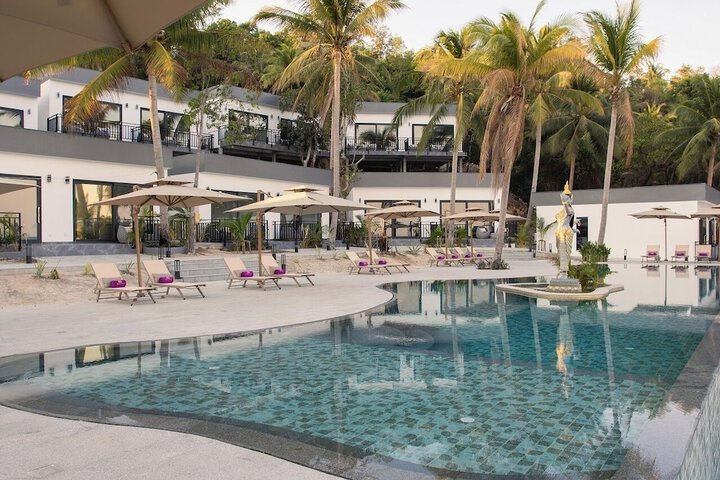 Pool 33 of 92