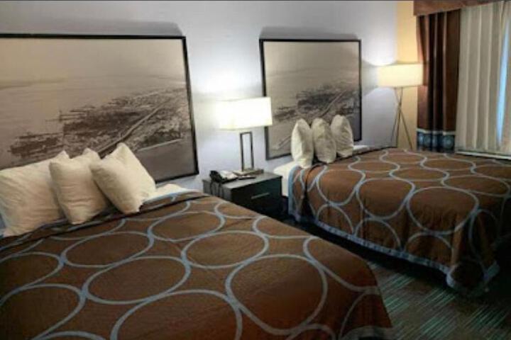 2 Queen Beds (8 of 9)