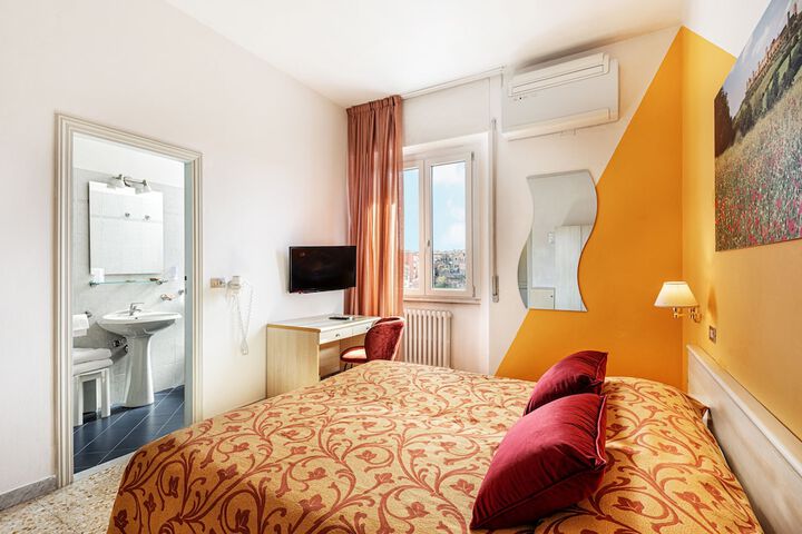 Room 45 of 181
