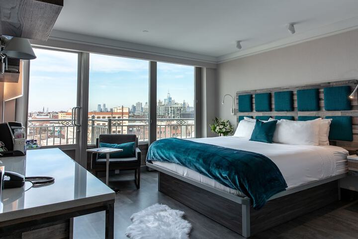 1 King Bed (1 of 6)