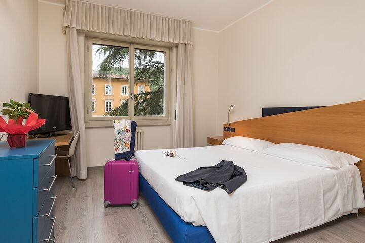 Room 15 of 114