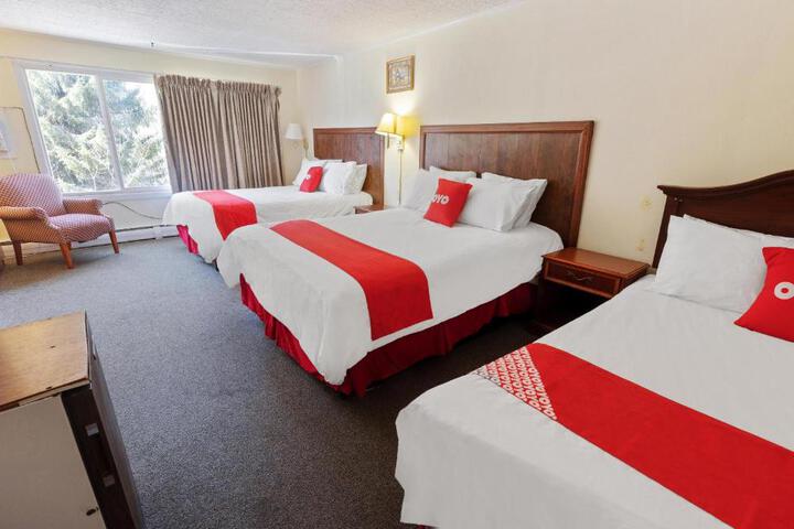 1 Queen Bed (6 of 9)