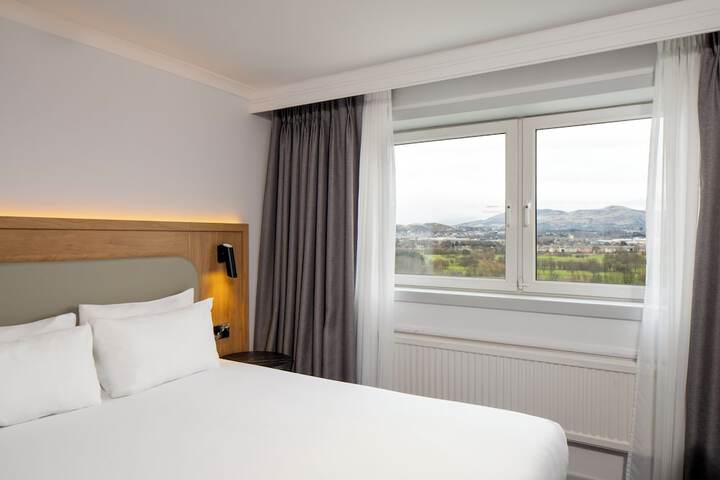 Room 47 of 105