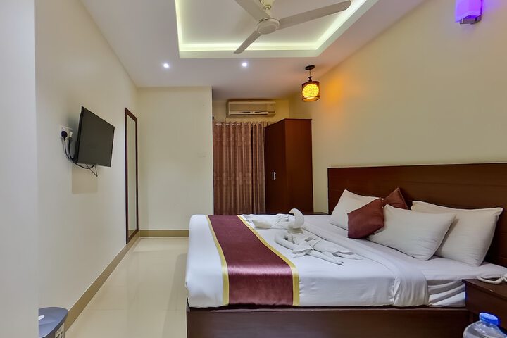 Room 5 of 17