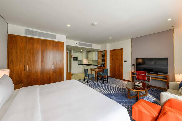 Room 28 of 106