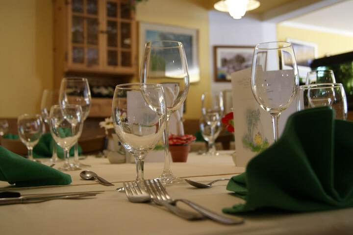 Dining 15 of 31