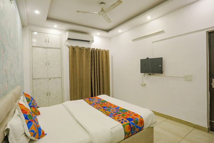 Room 15 of 30