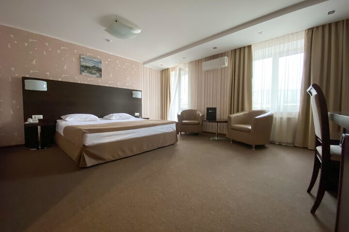 Room 27 of 88