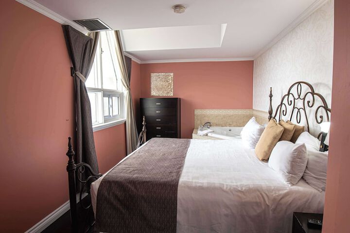 Room 15 of 46
