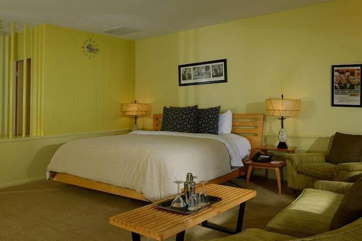 Room 3 of 25