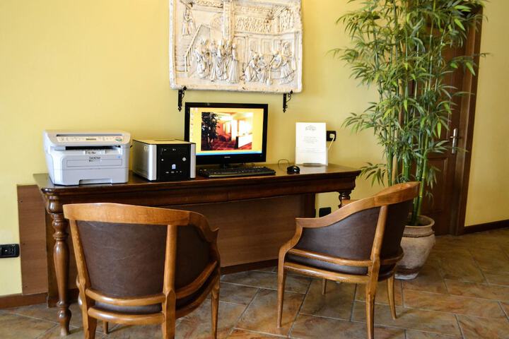 Business Center 103 of 110