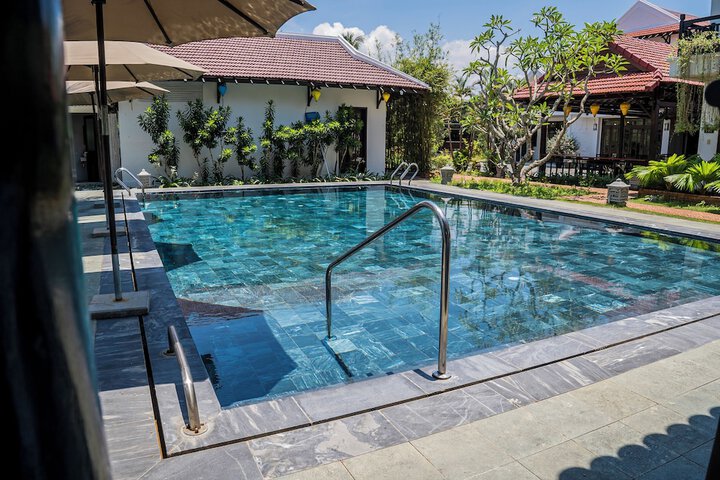 Pool 31 of 42