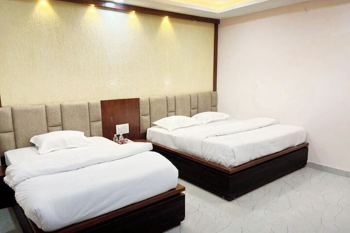 Room 6 of 19