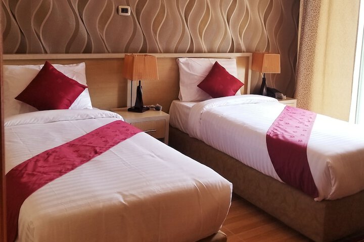Room 10 of 43