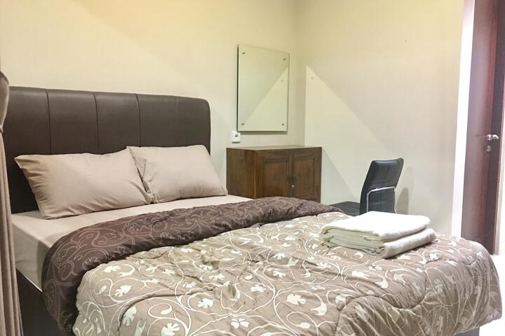 Room 5 of 5
