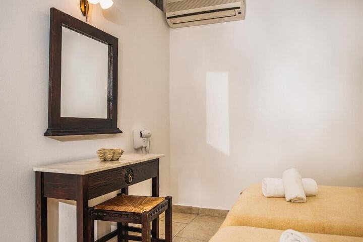 Room 10 of 62