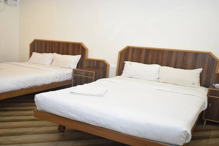 Room 15 of 33