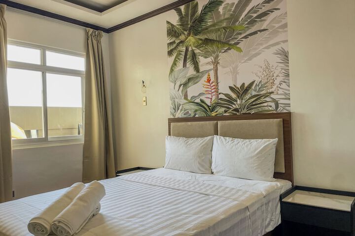 Room 9 of 30