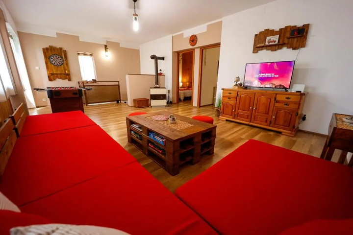 Room 2 of 11