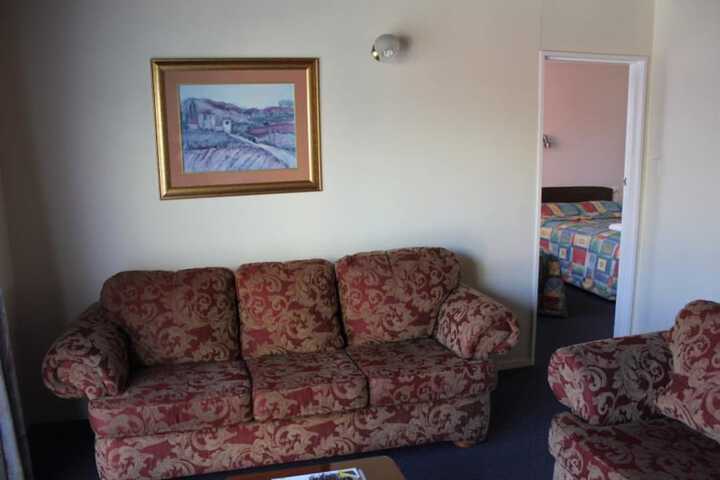 Room 33 of 42