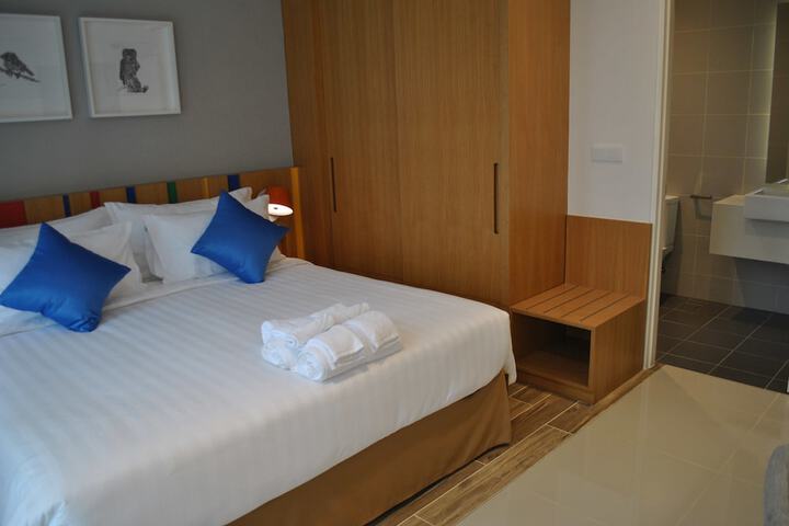 Room 12 of 71