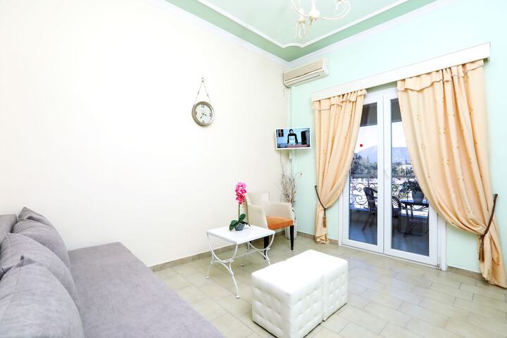 Room 42 of 100