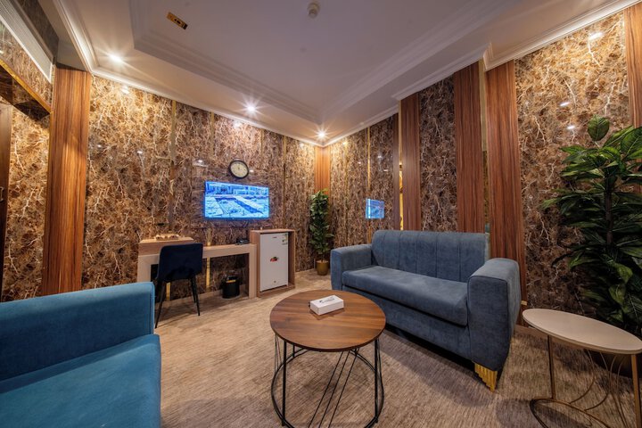 Room 34 of 53
