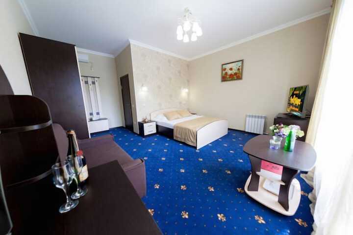 Room 19 of 53