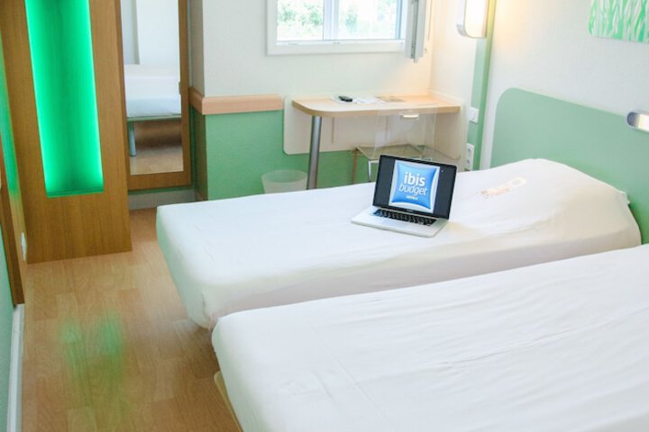 Room 14 of 25